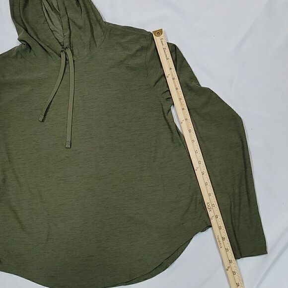 Very Nice Old Navy Active Wear Shirt - Picture 3 of 8